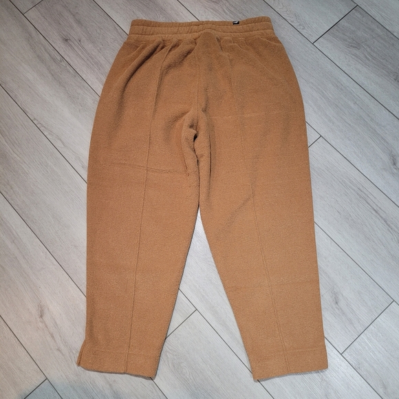 Puma Women's High Waist Teddy Fleece Sweatpants Medium Camel Athleisure Cozy - Picture 4 of 6